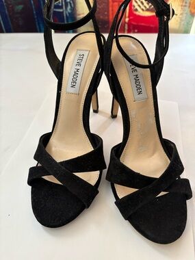Steve Madden Black Suede Crisscross Ankle Strap Heels - Size 7M